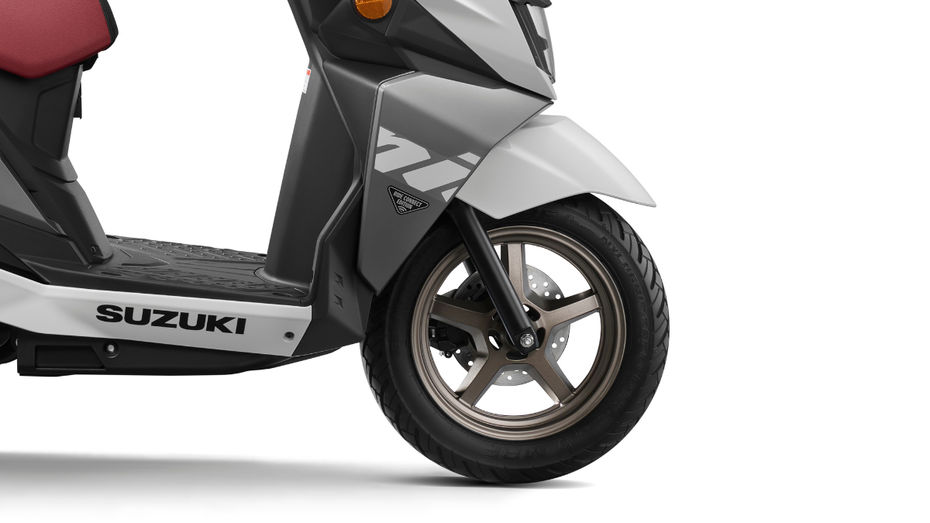 Suzuki Avenis