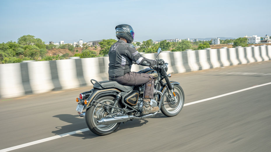 Royal Enfield Bullet 650 Rear Riding Shot Royal Enfield Bullet 650 Rear Riding Shot