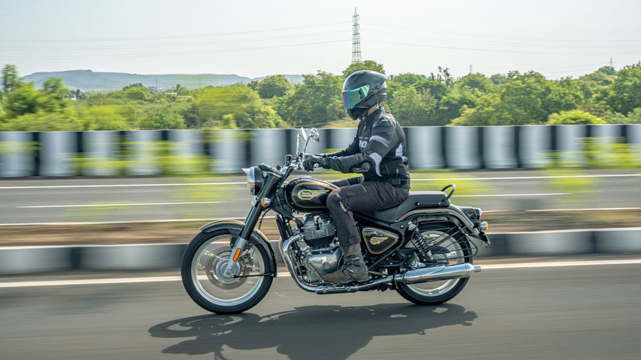 Royal Enfield Bullet 650 Riding Shot Royal Enfield Bullet 650 Riding Shot