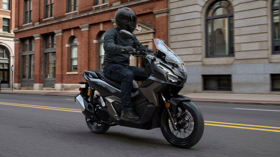 Upcoming Honda ADV 160 vs Yamaha Aerox 155 Upcoming Honda ADV 160 vs Yamaha Aerox 155