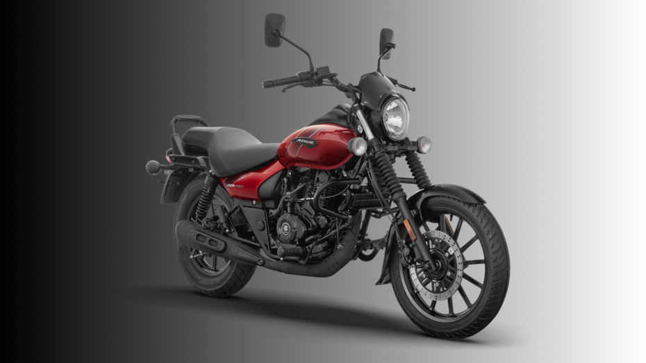 Bajaj Avenger 220 Street