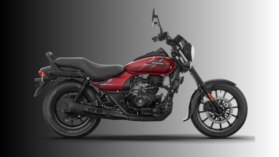 Bajaj Avenger 220 Street