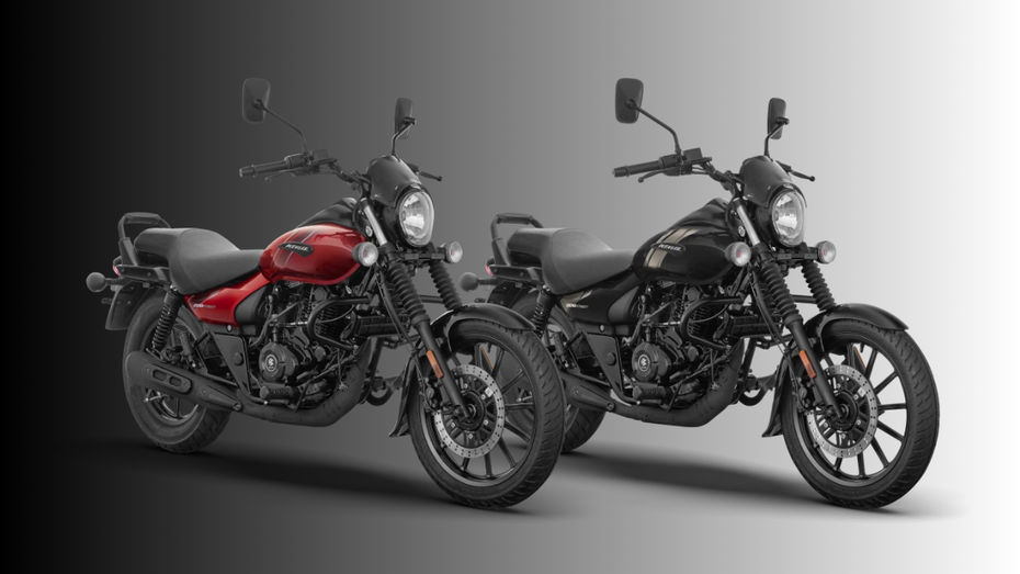 Bajaj Avenger 220 Street