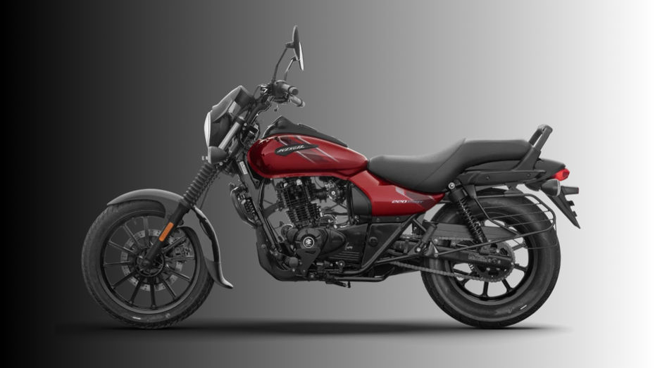 Bajaj Avenger 220 Street