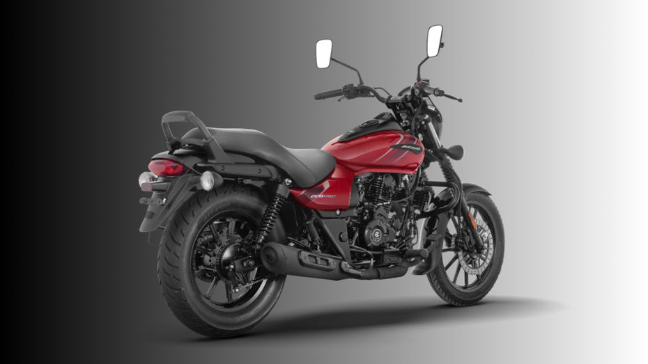 Bajaj Avenger 220 Street