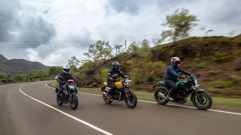 Triumph Tracker 400 vs Royal Enfield Guerrilla 450 vs KTM 390 Duke