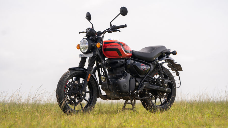 Bajaj Avenger Street 220 vs Royal Enfield Hunter 350