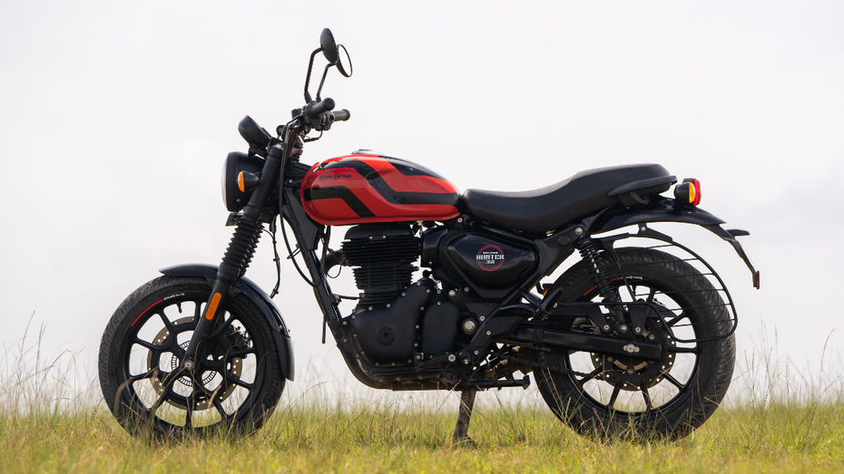 Bajaj Avenger Street 220 vs Royal Enfield Hunter 350