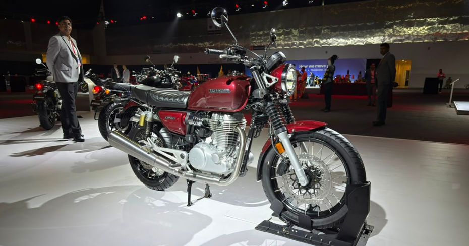 Honda CB 500 vs RE Classic 500 Honda CB 500 vs RE Classic 500