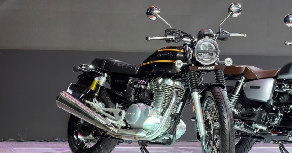 Honda CB 500 vs RE Classic 500 Honda CB 500 vs RE Classic 500