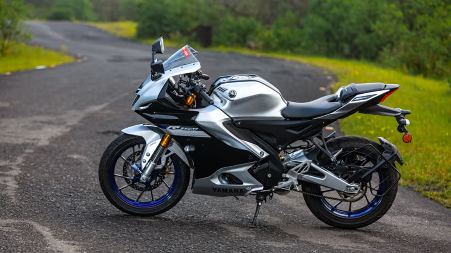 Yamaha R15 M