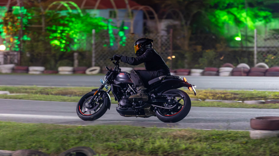 Royal Enfield Guerrilla 450
