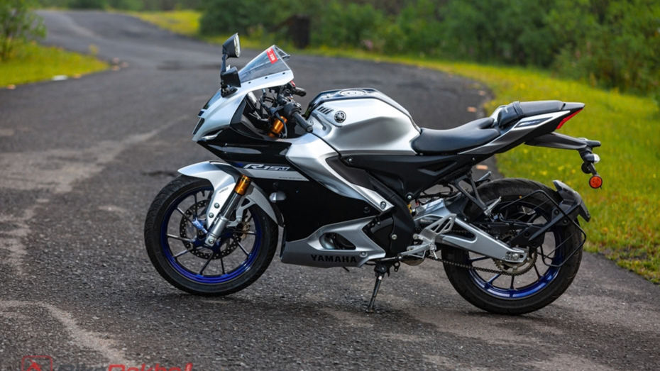 R15 M R15 M