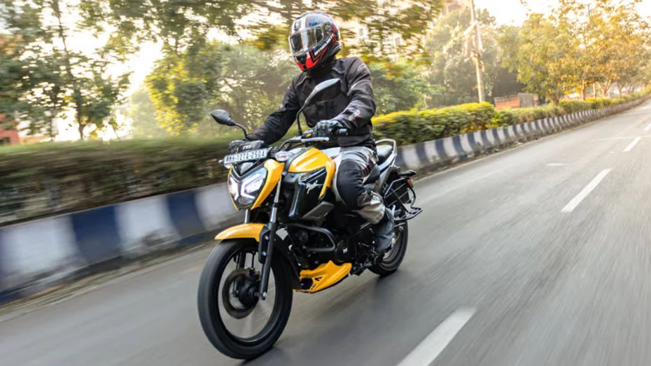 TVS Raider TFT Double Disc variant TVS Raider TFT Double Disc variant