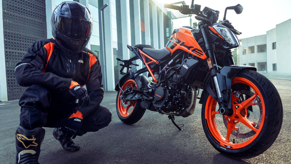 Duke 200 vs NS200