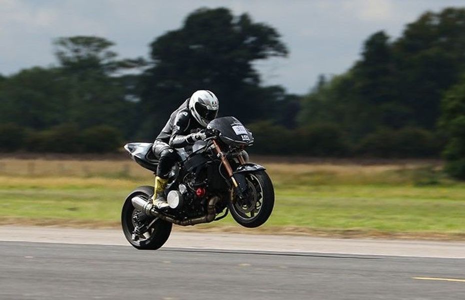 New motorcycle wheelie record