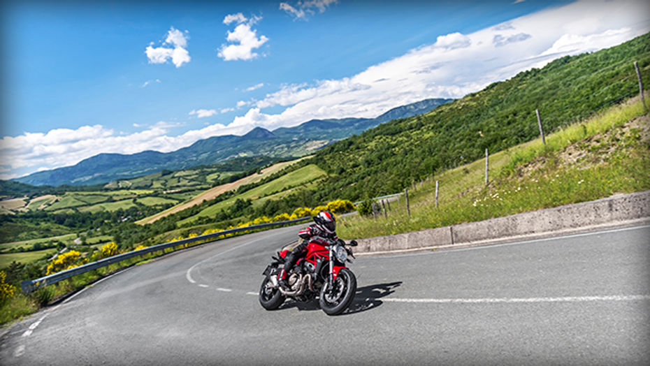 Ducati-Monster-821