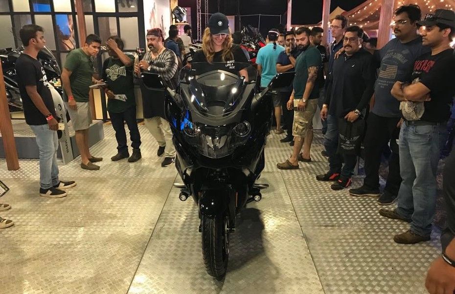 BMW launched K 1600 B and RnineT Races