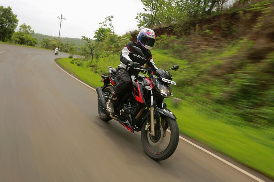 Yamaha MT-15 vs rivals