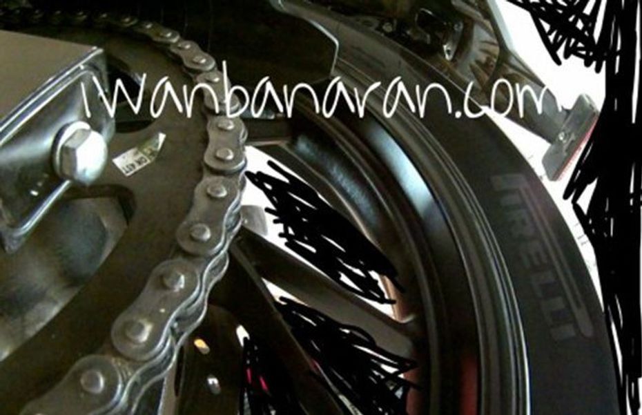 TVS Apache RTR 200 Pirelli tyres TVS Apache RTR 200 Pirelli tyres