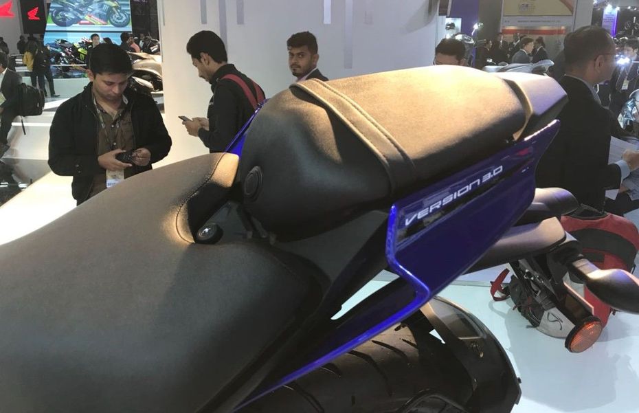 Yamaha R15 V3.0 First Look Review