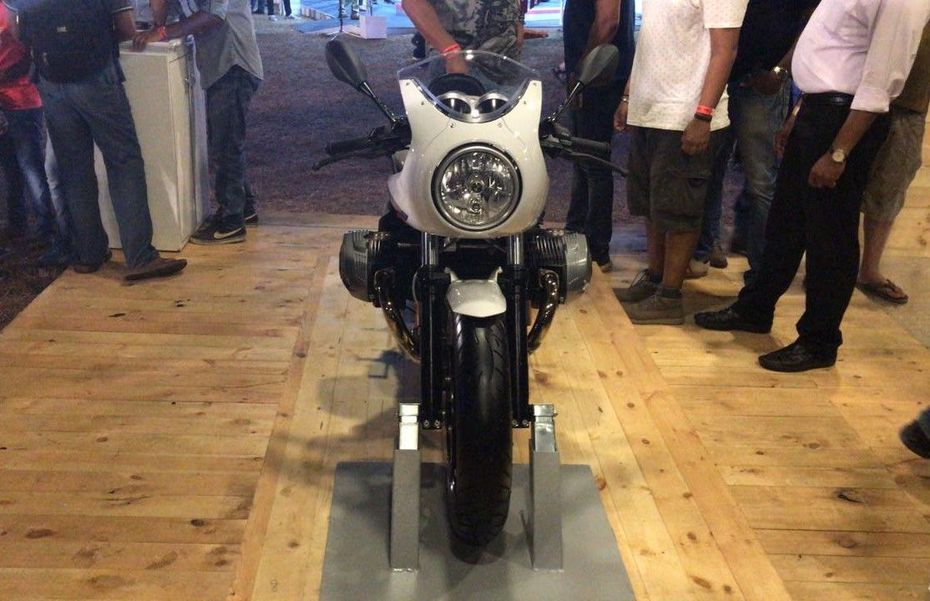 BMW launched K 1600 B and RnineT Races