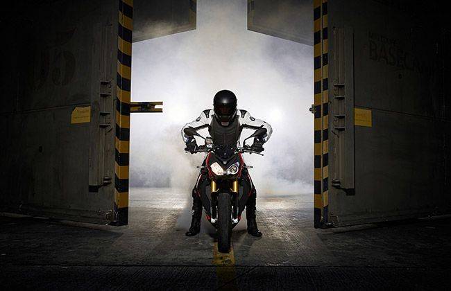 BMW S1000R Super Naked Sport Bike Unveiled at EICMA