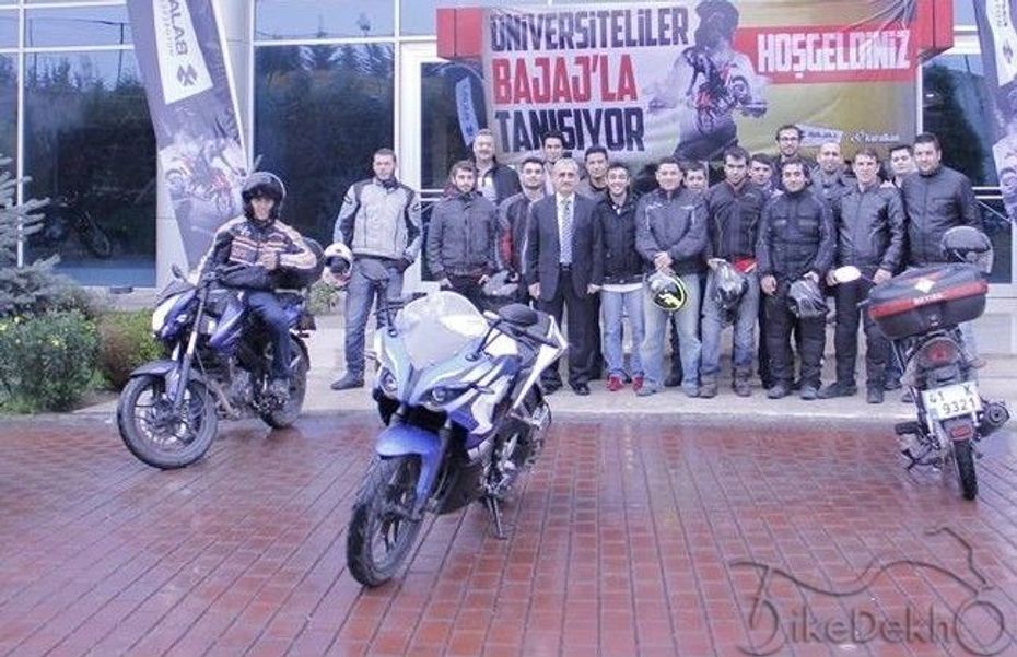Bajaj Pulsar 200 SS