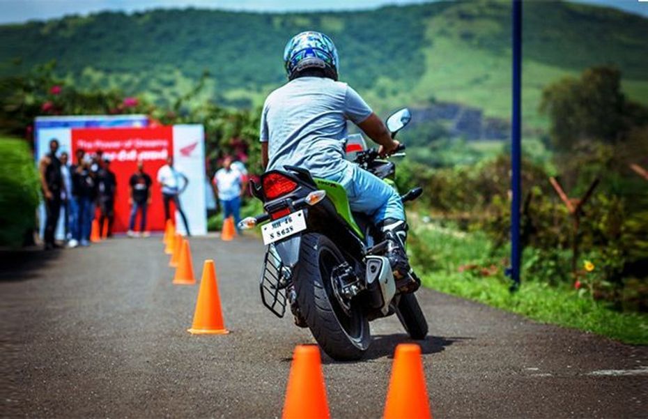 Honda flags off â??Super bike Customer Ride'