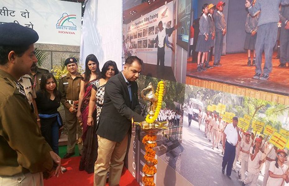Honda and Delhi Traffic Police joins hands to promote Road-safety Honda and Delhi Traffic Police joins hands to promote Road-safety