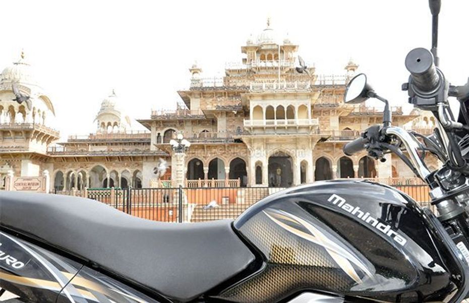 Mahindra Two Wheelers receive award in Operational Excellence