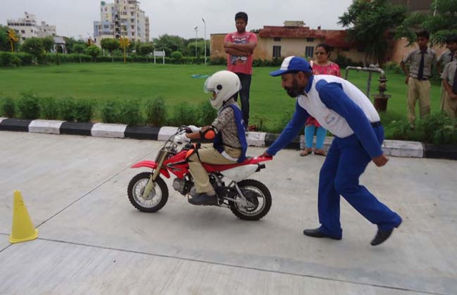 Honda Two-Wheelers strengthens safety riding training in Jaipur