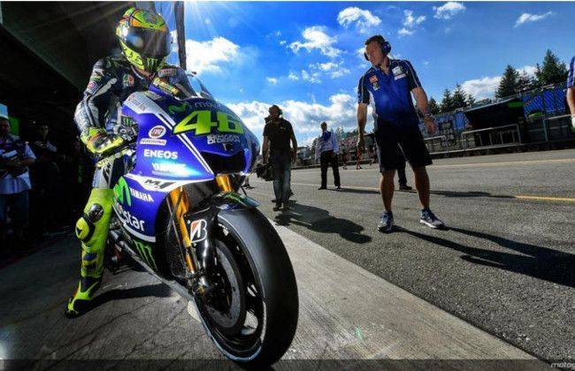 Valentino Rossi now eyes Dakar 2015