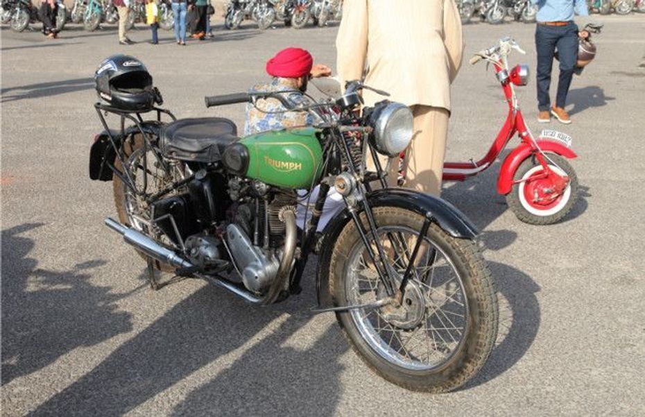 Vintage Triumph-at-DGR
