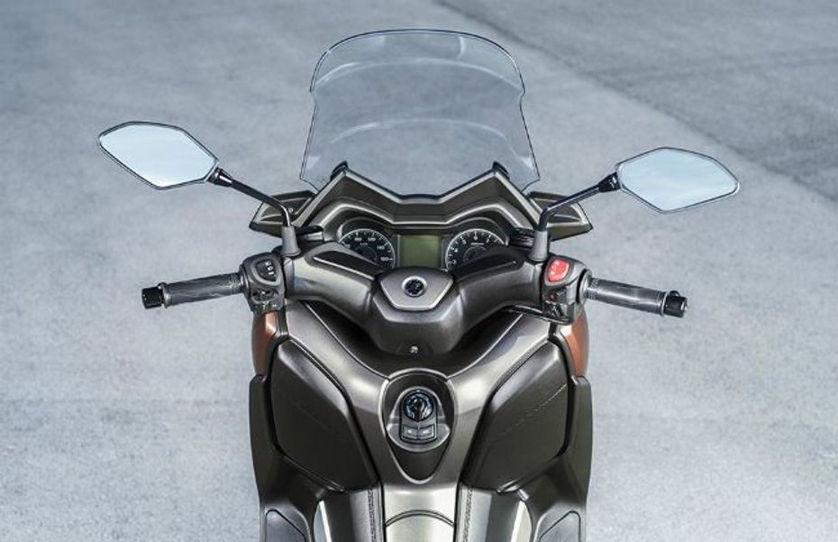 Yamaha N-Max 300: Instrument Console