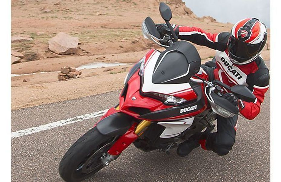 #2015EICMA : Ducati Unveils Nine New Stunning Machines