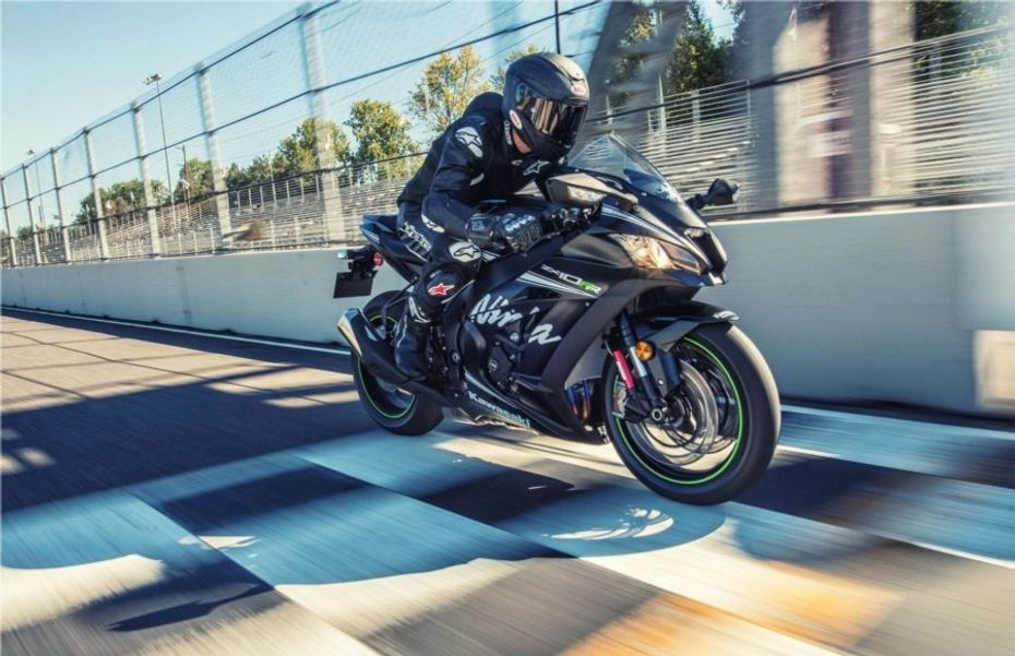 Kawasaki Ninja ZX-10RR is much close to the WSBK Championship race bike Kawasaki Ninja ZX-10RR is much close to the WSBK Championship race bike