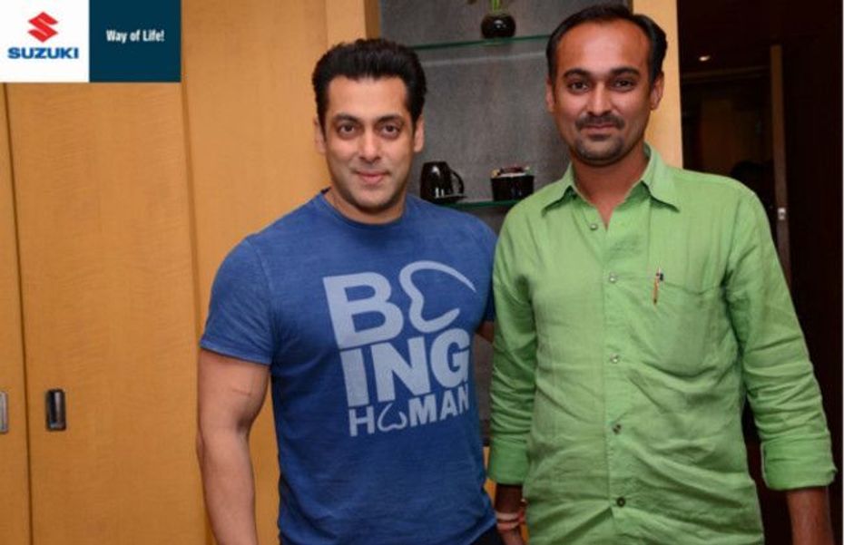Salman Khan meets the winner of â??GET YOUR KICK WITH SUZUKIâ?? CONTEST Salman Khan meets the winner of â??GET YOUR KICK WITH SUZUKIâ?? CONTEST