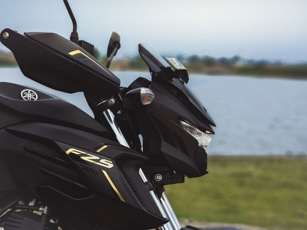 Yamaha FZS 25 Price, Mileage, Weight, Images Yamaha FZS 25 Price, Mileage, Weight, Images