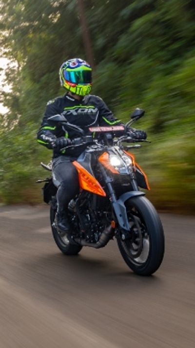KTM has launched the 2024 iteration of the 250 Duke and it is now more exciting than before, and we find out if it now aligns with the manic KTM DNA