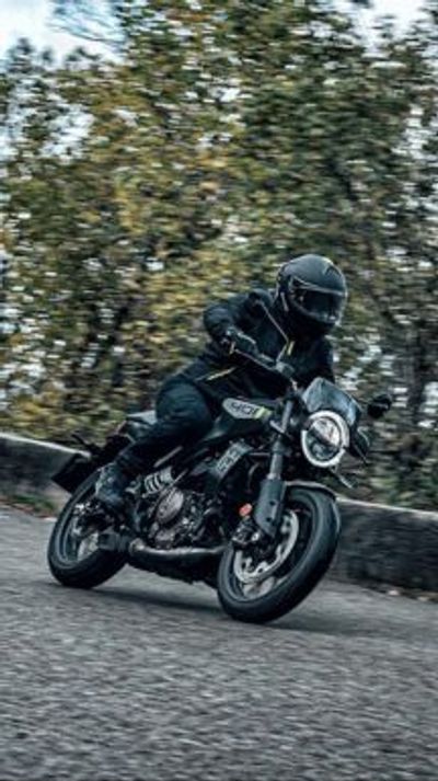 The 400cc scrambler gets the same engine as the new KTM 390 Duke and rivals the Triumph Scrambler 400X!