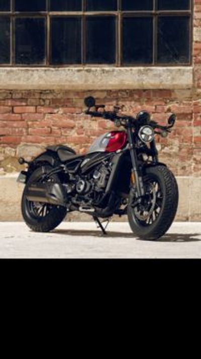 The neo-retro cruiser gets the combination of stylish cruiser looks and a 449cc twin-cylinder engine