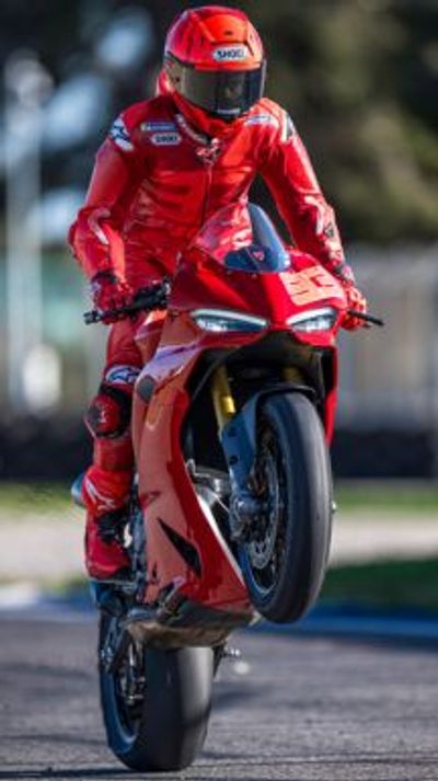 For more details about the 2025 Ducati Panigale V2, click here: