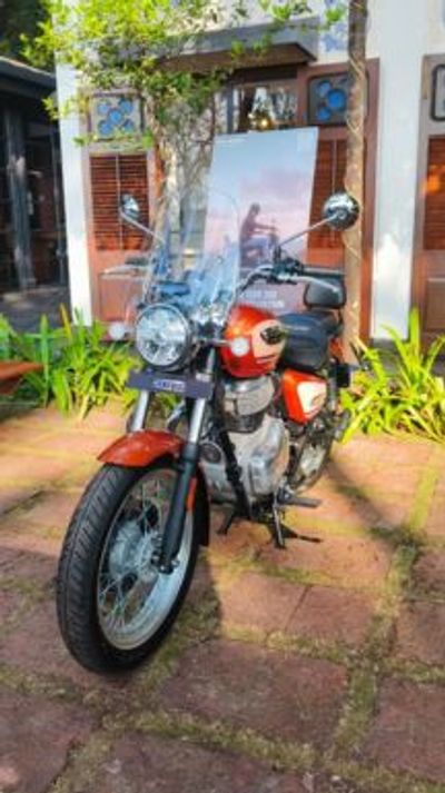 Royal Enfield Meteor 350 Sundowner Orange: Here’s What’s New 